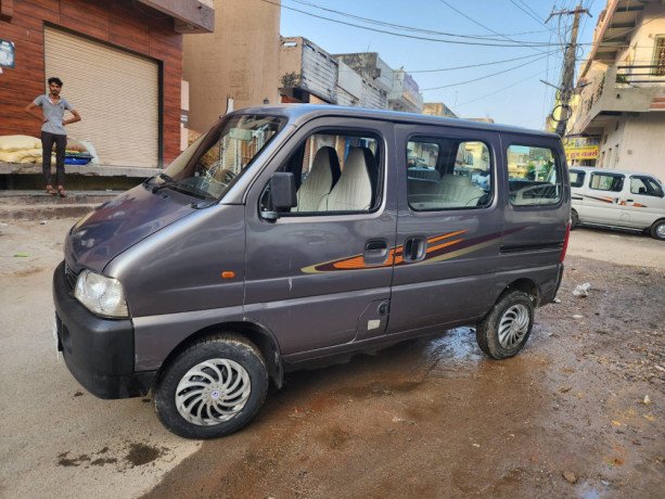 maruti-eeco-2022-cng-big-1