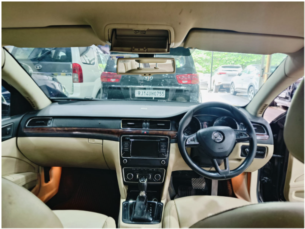 uesd-skoda-superb-elegance-2015-model-for-sell-in-jaipur-big-5