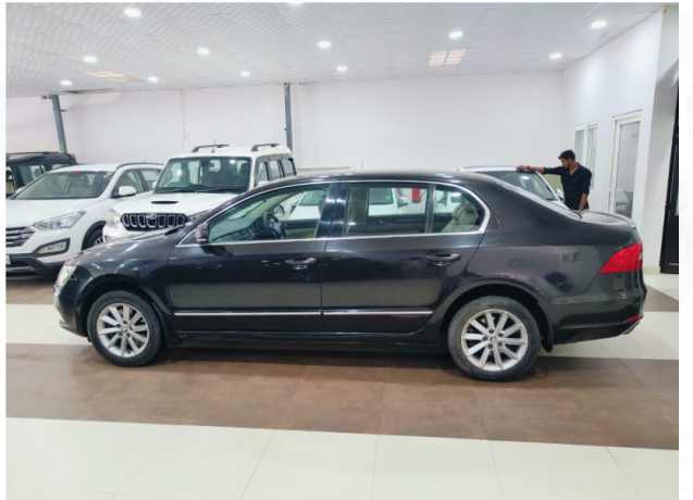 uesd-skoda-superb-elegance-2015-model-for-sell-in-jaipur-big-2